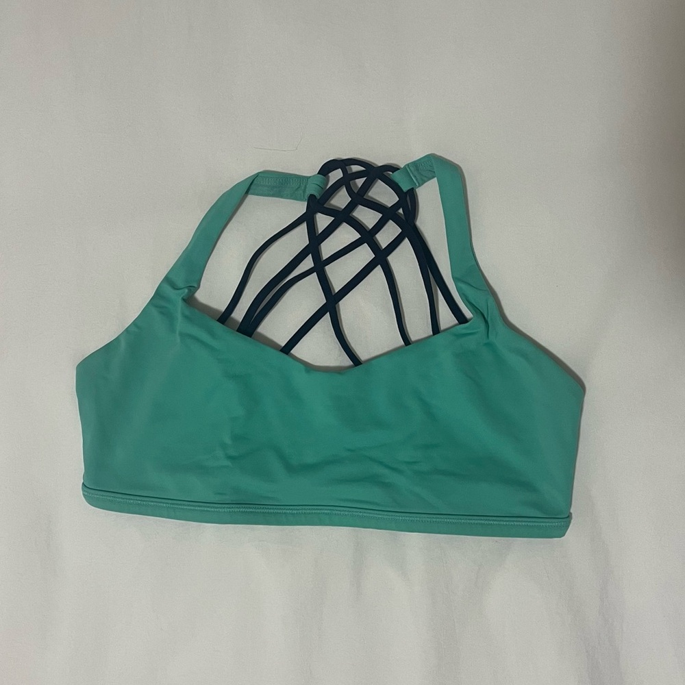 Lululemon Free to Be Bra